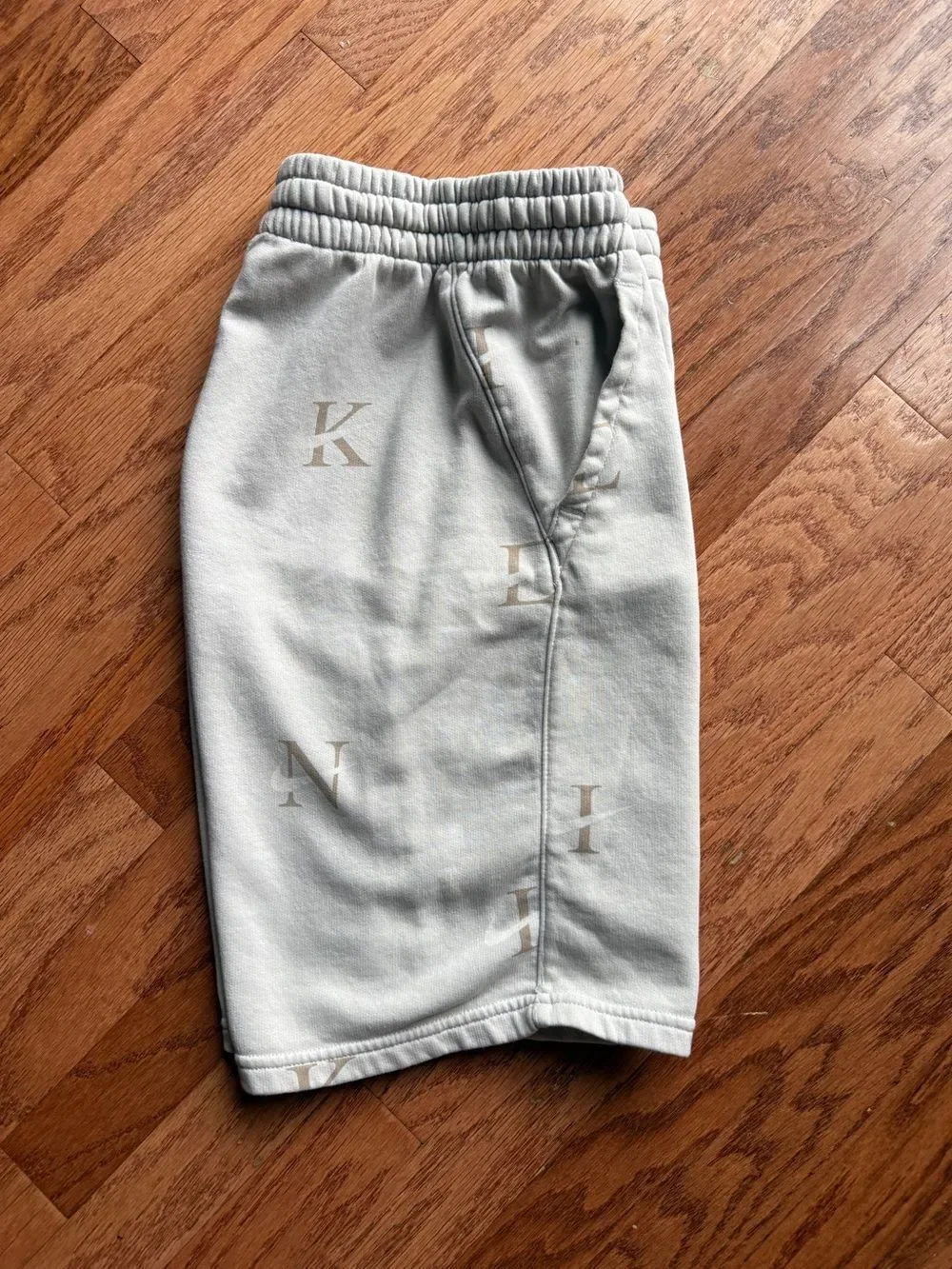 Nike boys shorts, cotton, tan with letters and checks, youth XL (14-16)
